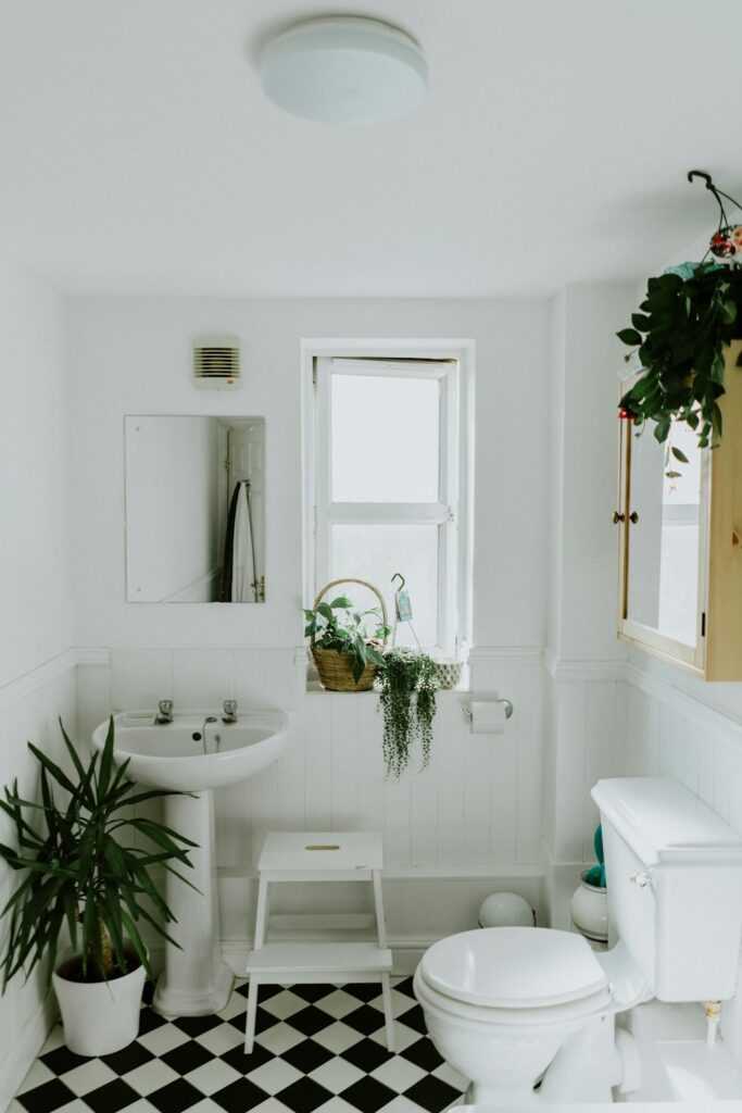 Badkamer renoveren: tijdloze badkamer met tegels